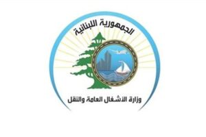 “الأشغال” تواصل جرف الثلوج وإنقاذ محاصرين في عيناتا وفتح الطرق الجبلية