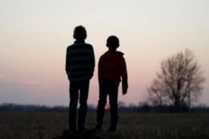 قاصران غادرا منزلهما ولم يعودا… هل من يعرف عنهما شيئًا؟