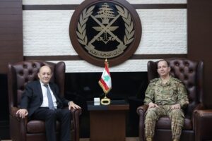 قائد الجيش التقى لودريان.. وهذا ما تم بحثه