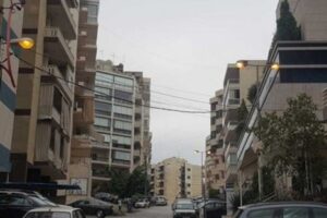 بالصور – في أدونيس: اشتباك عنيف بين متحولين جنسياً .. وسقوط من المبنى!