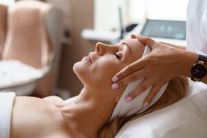 إقفال مركز تجميل وختمه بالشمع الأحمر في هذه المنطقة!