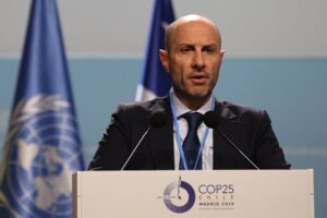 جريصاتي: الشعب يلي حرق البلد عل ٦$ وفيت نام بس راحو ١٧٠ مليار وينو اليوم؟