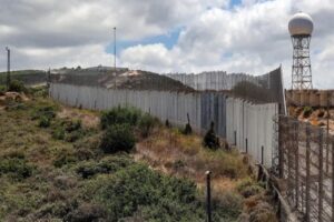 إسرائيل تحمي حدودها ولكن من يحمي اليهود؟