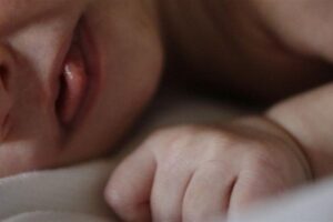 مأساة تتكرر دائماً في لبنان.. هذا ما حدث مع هذه الطفلة الرضيعة!