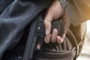 قرار لوزير الدفاع بشأن تراخيص حمل الأسلحة وهذا ما جاء فيه