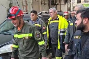 وصول عناصر من الدفاع المدني الى القبة