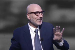 منير يونس: ثلاث روايات متناقضة… أي سيرك هذا؟!