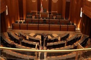 شو الوضع؟ إشارات فاقعة للتمديد من قبل “المبرِّرين” و”المتبرّعين”… قصة “إبريق الزيت” تتوالى في يومها الثاني من ساحة النجمة