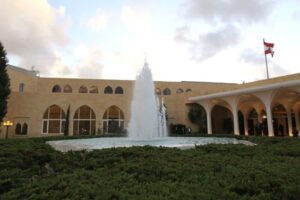 “الشرق الأوسط”: هذا ما يحصل على خط بعبدا – “الحزب” برعاية بري!