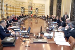 البناء: تغطية دولية وعربية لقرار مجلس الوزراء الذي اتسم بتجنب التوتر وعدم استفزاز الثنائي