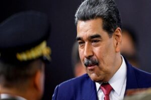 بالصورة – ترامب ينشر الصورة الأولى لمادورو بعد اختطافه