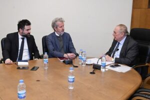 فريد البستاني بحث مع السفير الصيني بوضع الإتفاقيّات التجاريّة بين لبنان والصين ومع وفد الإتحاد الأوروبي بمشروع قانون الإنتظام المالي