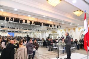 بالصور: باسيل يشارك في غداء مع فعاليات من ساحل الشوف (بعدسة الزميل جورج فغالي)