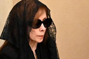 الموت يفجع فيروز!