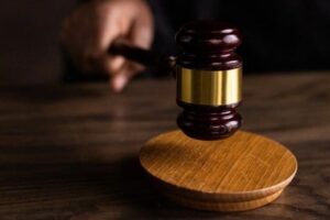 إعلامي لبناني:” ما بعرف شو مفهوم القانون بهالبلد الزمك..”!