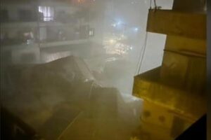 انهيار مبنى في طرابلس وجهود الإنقاذ مستمرة