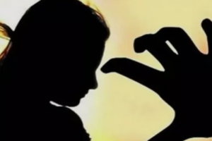 في بلدة لبنانية: ” وحش بشري ” يغتصب ابنته!