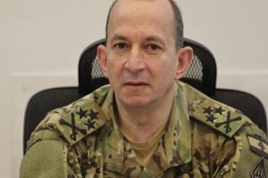 نقطة اساسية عالقة بين الاميركيين وقائد الجيش.. ما هي؟!