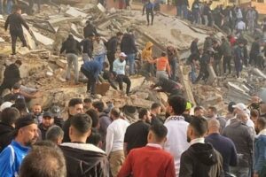 هذا ما كشفه أحد سكان المبنى المنهار!