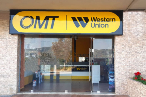 بالفيديو – اقتحام أحد محلّات “OMT”!