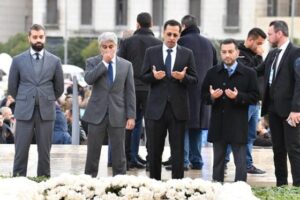 سفير الامارات يزور ضريح الرئيس الشهيد رفيق الحريري