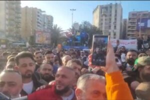 اعتصام لأهالي الموقوفين الإسلاميين وسط ساحة النور في طرابلس للمطالبة بإقرار العفو العام