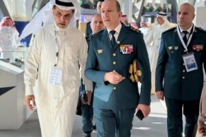 قائد الجيش في الرياض.. تأكيد سعودي لدعم المؤسسة العسكرية