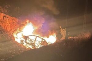 ما هي آخر المعلومات عن السيارة التي استُهدفت على طريق المصنع…؟ هذا ما تبيّن بالصورة!