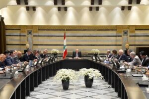 الأنباء الكويتية: مصدر وزاري: هناك خشية من أن يتحول اجتماع مجلس الوزراء إلى «حلبة» صراع وانقسام