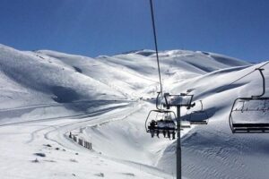 في أحد مراكز التزلج في لبنان .. بالفيديو: اشكالٌ وعراكٌ بالأيادي!